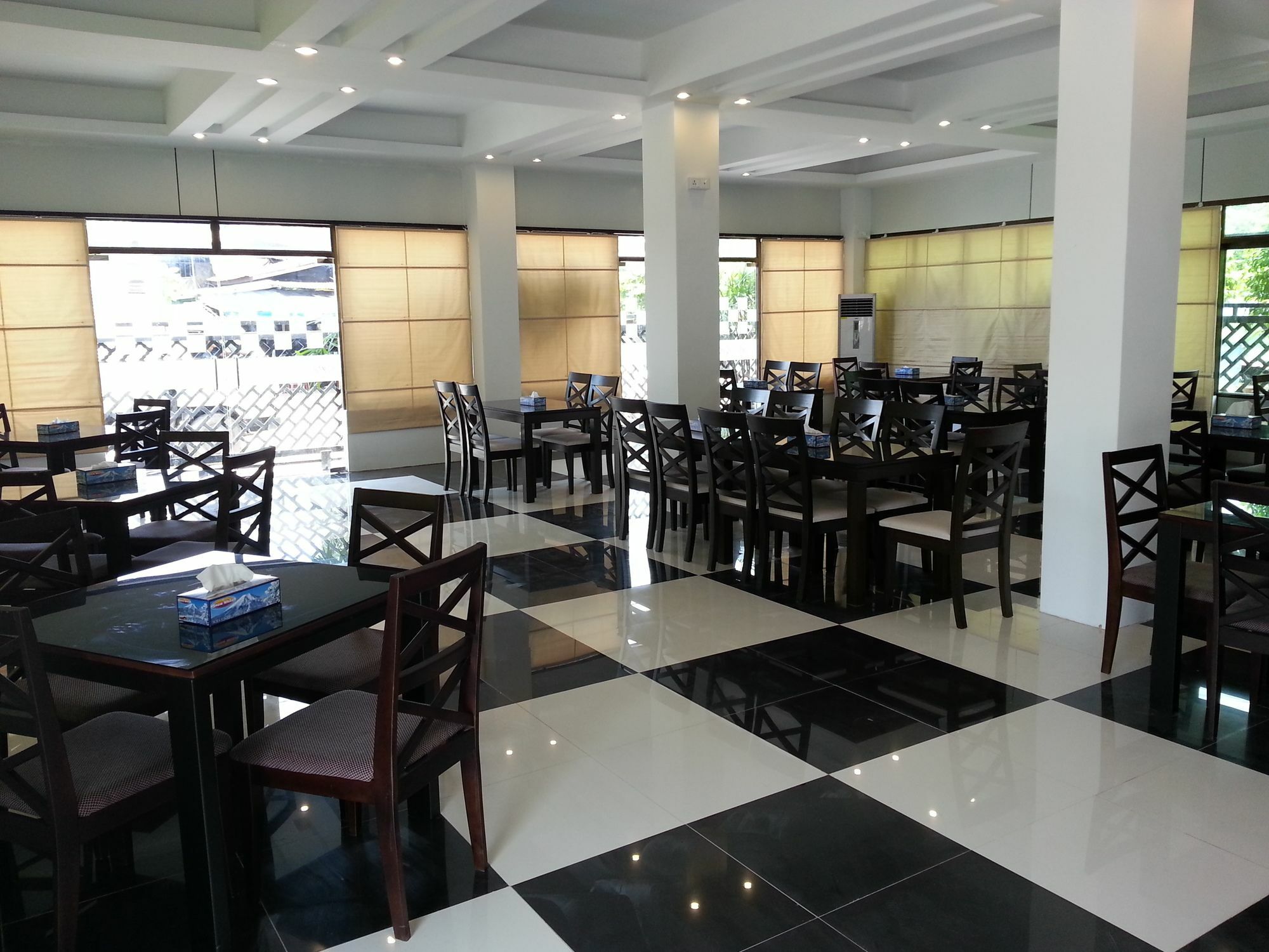 Hotel 72 Yangon Extérieur photo