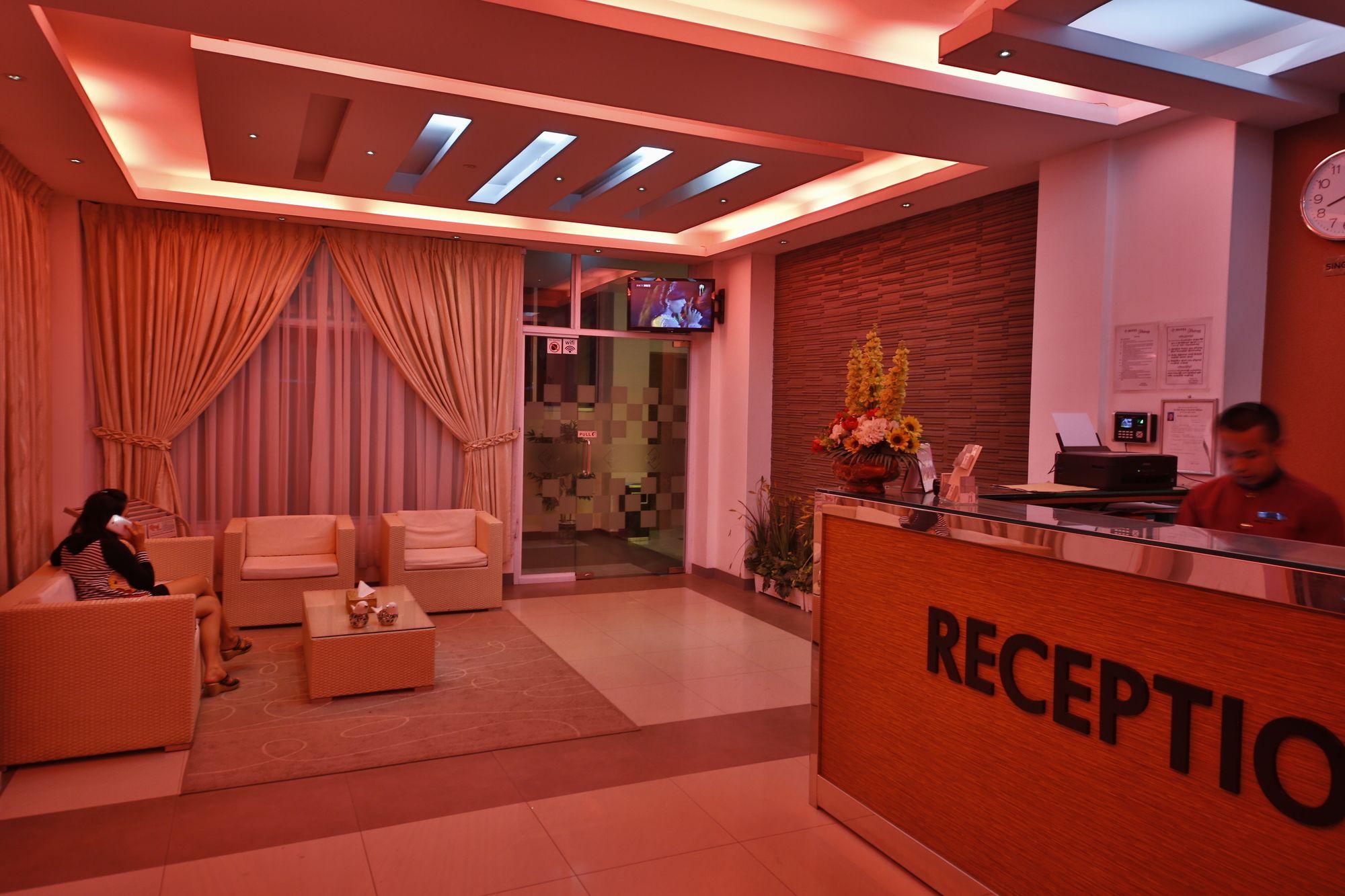 Hotel 72 Yangon Extérieur photo