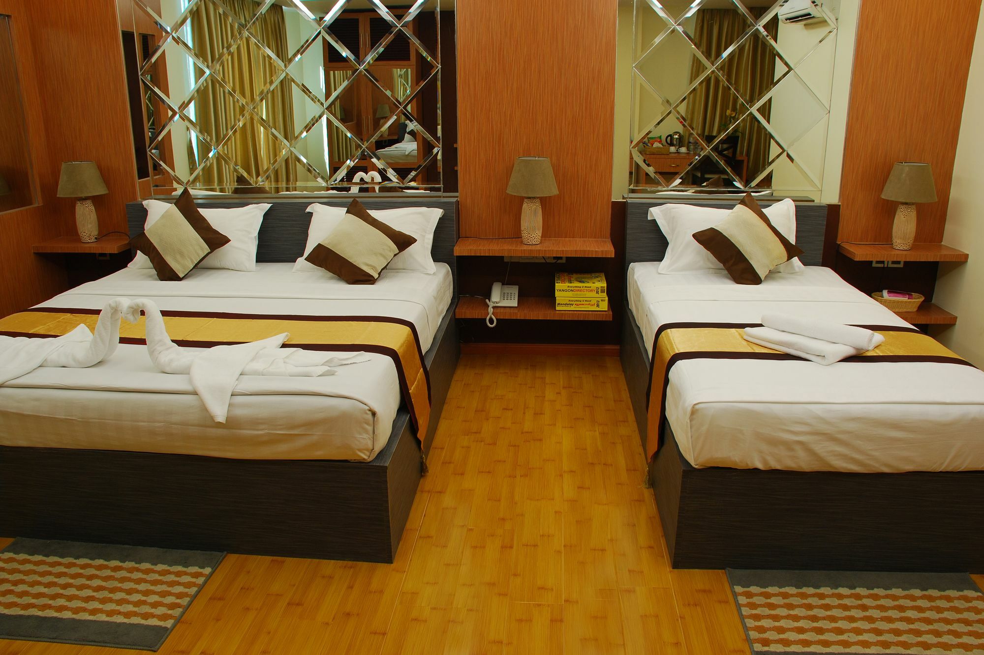 Hotel 72 Yangon Extérieur photo