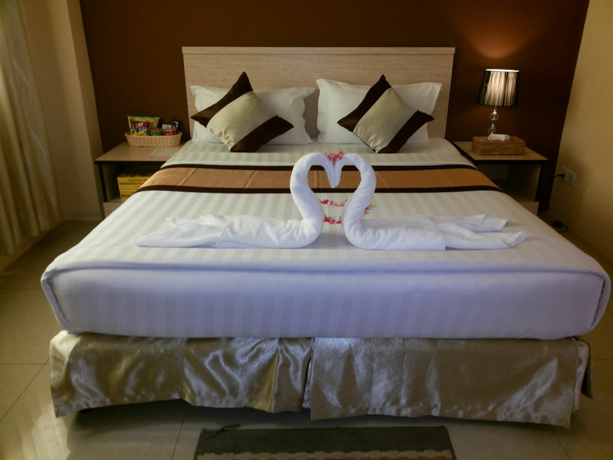 Hotel 72 Yangon Extérieur photo