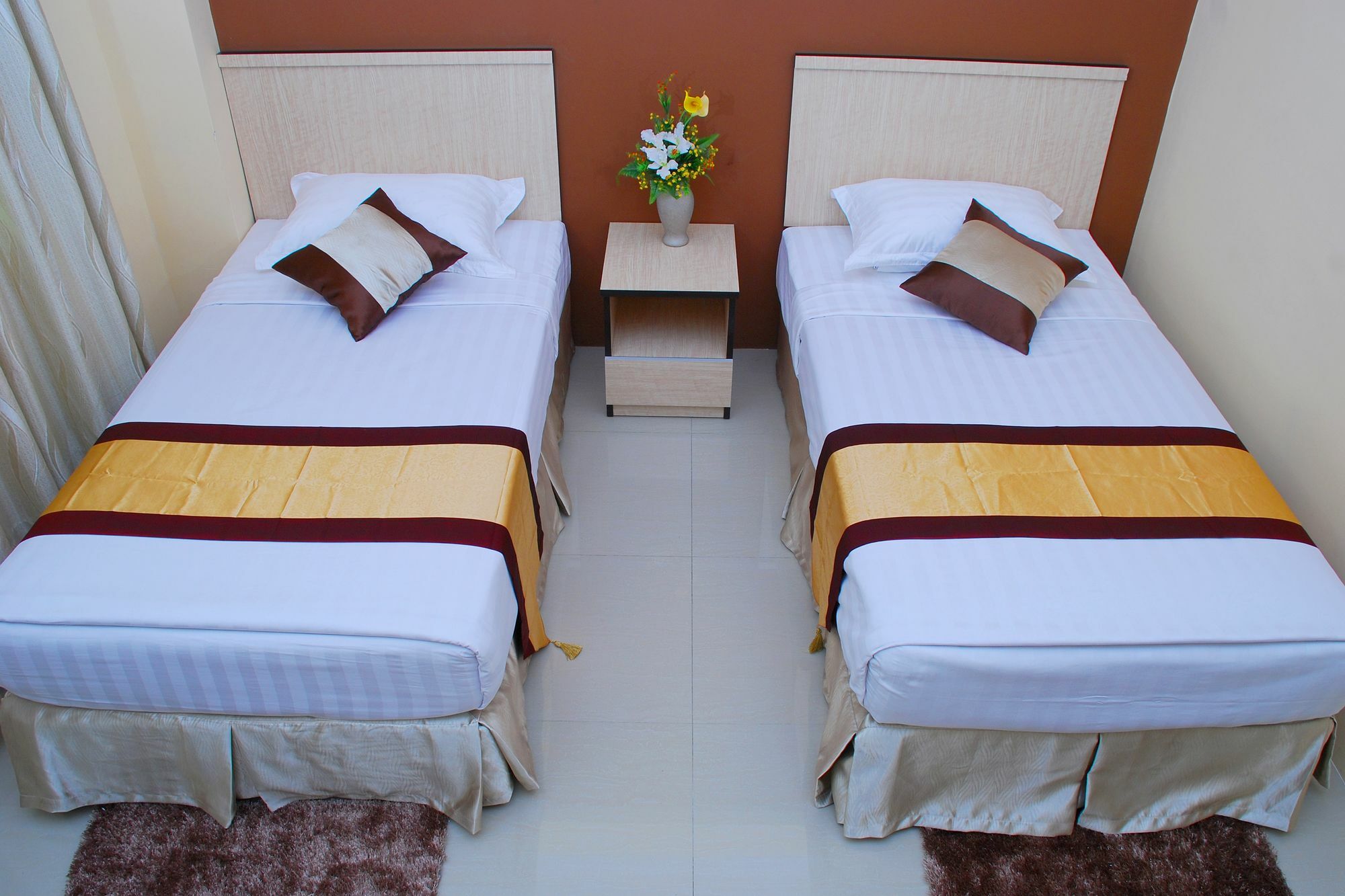 Hotel 72 Yangon Extérieur photo