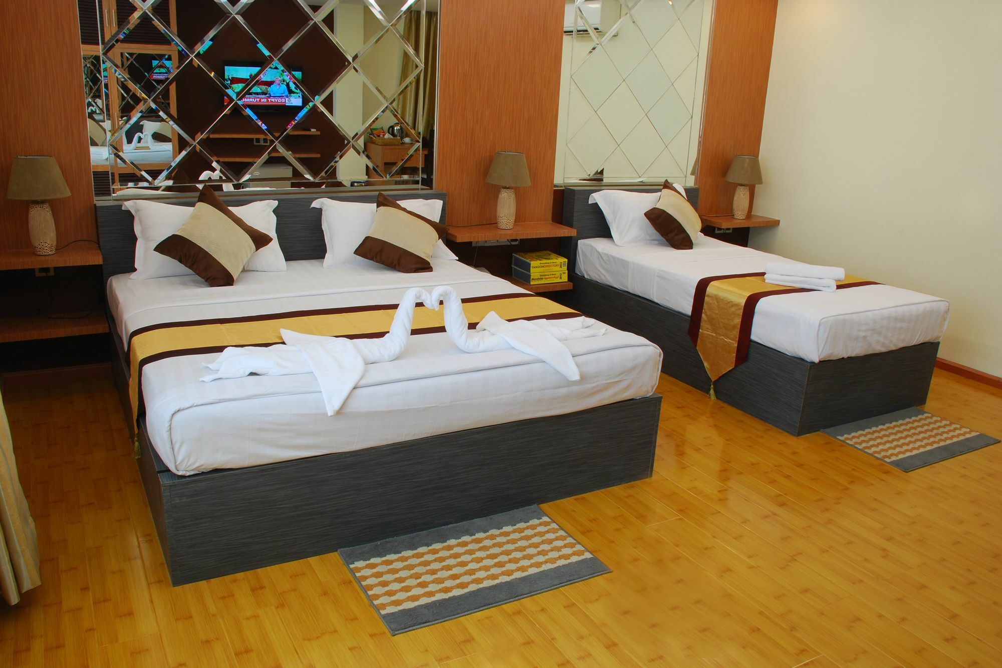 Hotel 72 Yangon Extérieur photo